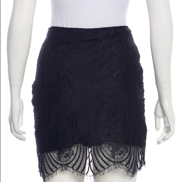 🚫SOLD🚫 For Love & Lemons Black Lace Mini Skirt S EUC - Picture 3 of 6